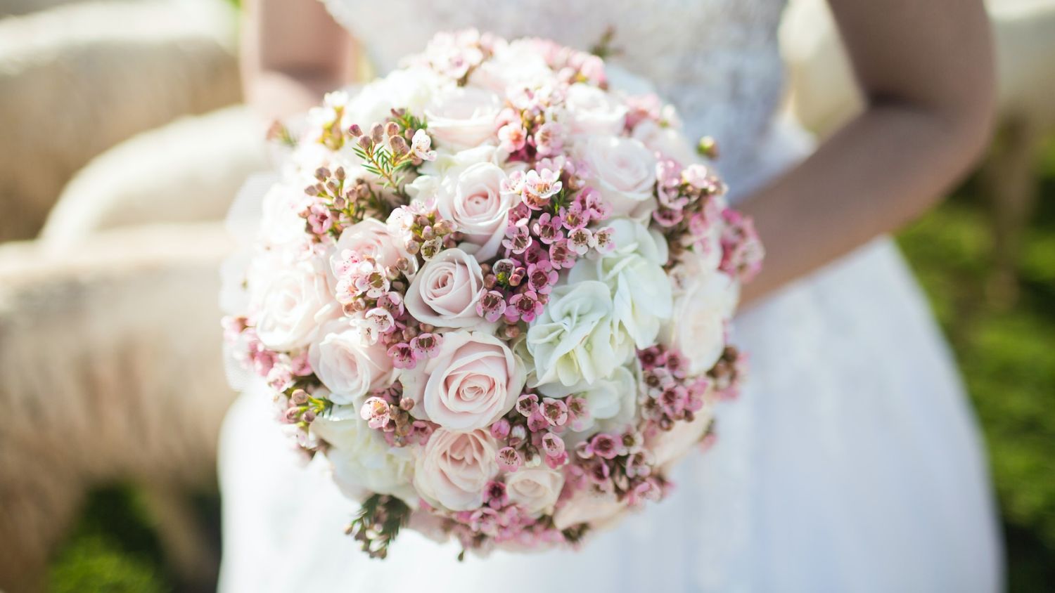 The Symbolism and Meaning Behind Wedding Flowers